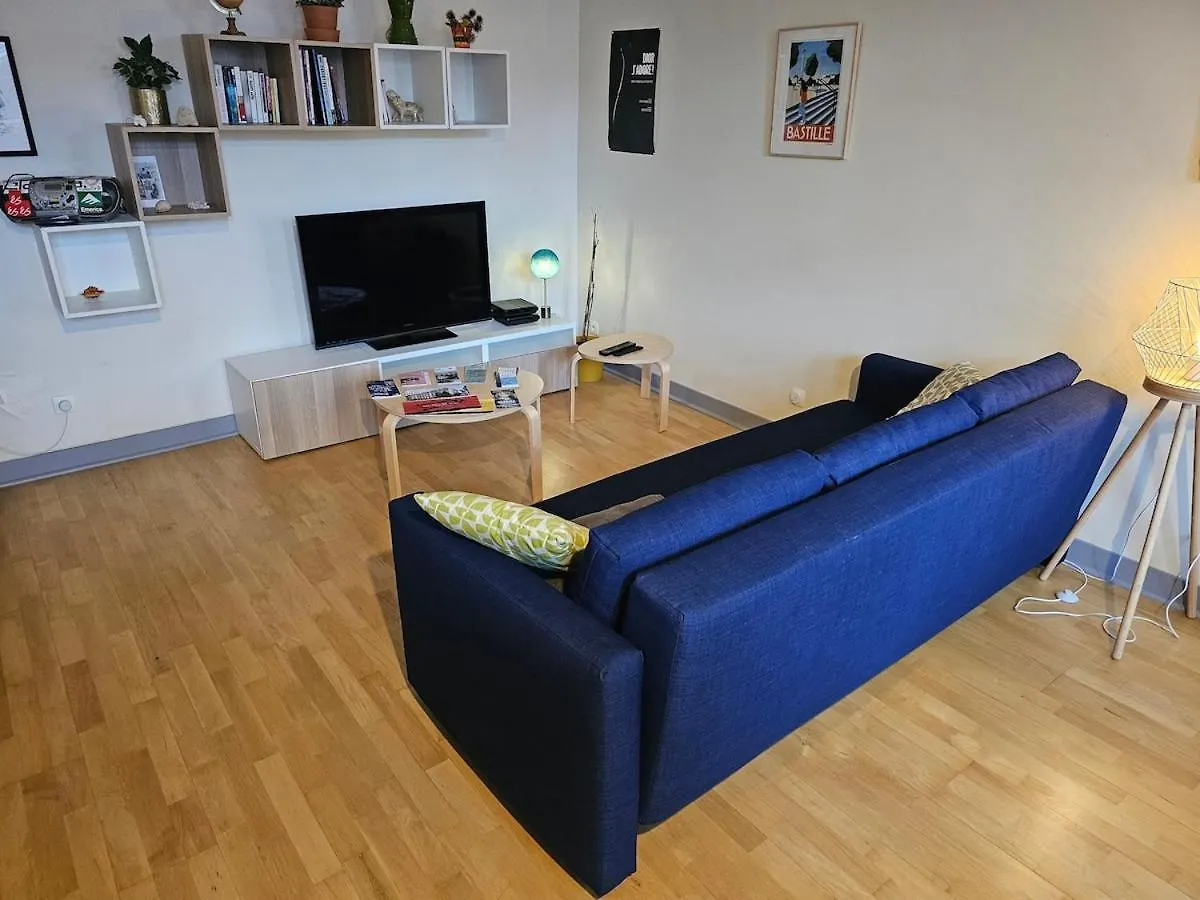 A Modern Appartment, Bright And Calm Parijs 0*,