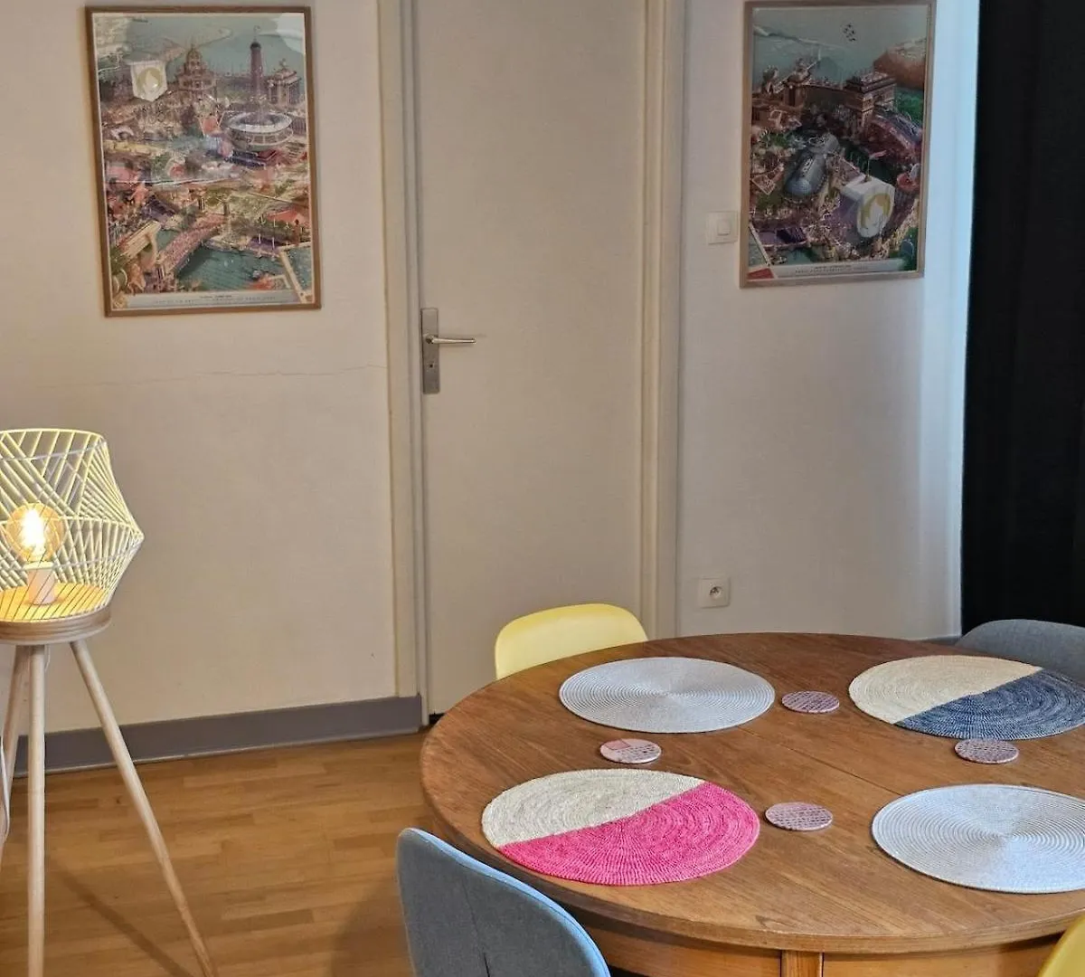 Appartement A Modern Appartment, Bright And Calm Parijs